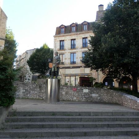 Couette Et Cafe Cyrano Apartment Bergerac Exterior foto