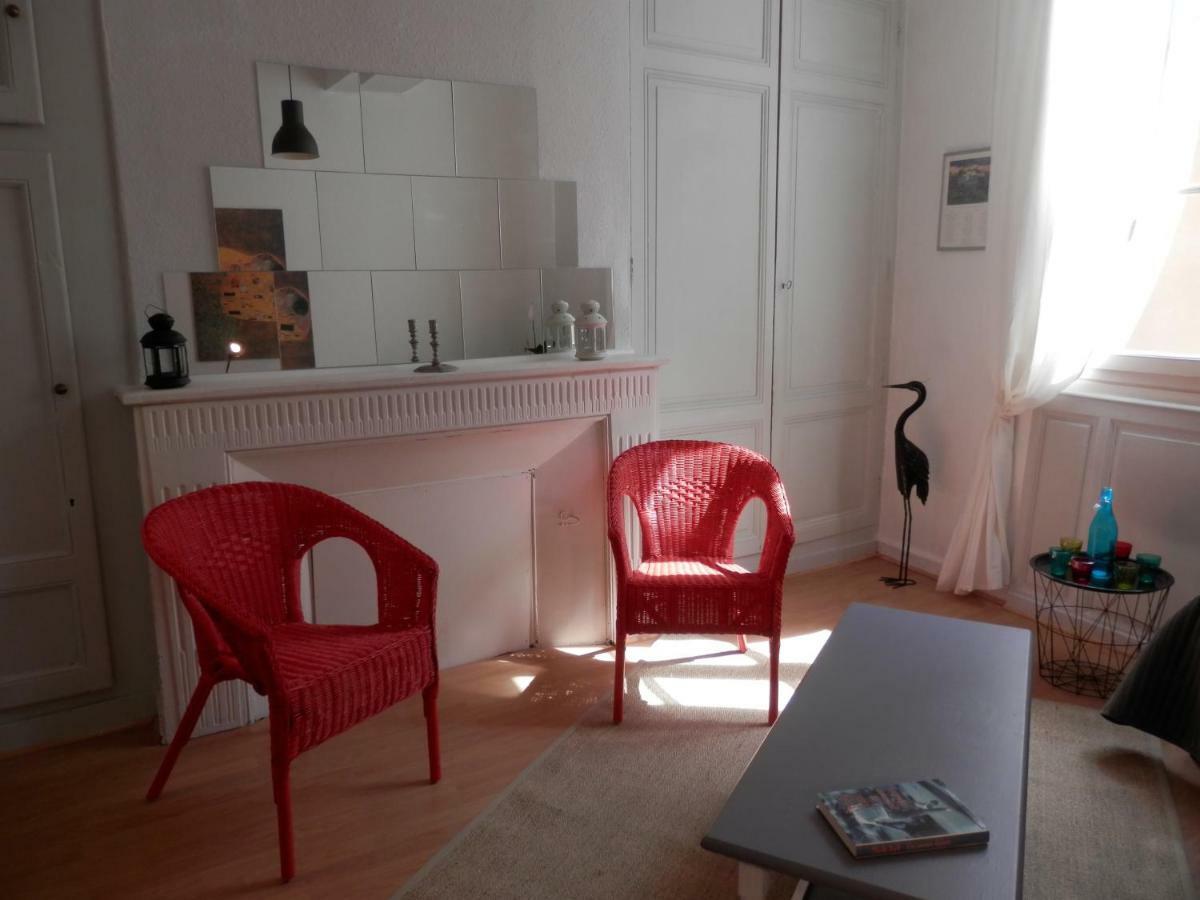 Couette Et Cafe Cyrano Apartment Bergerac Exterior foto