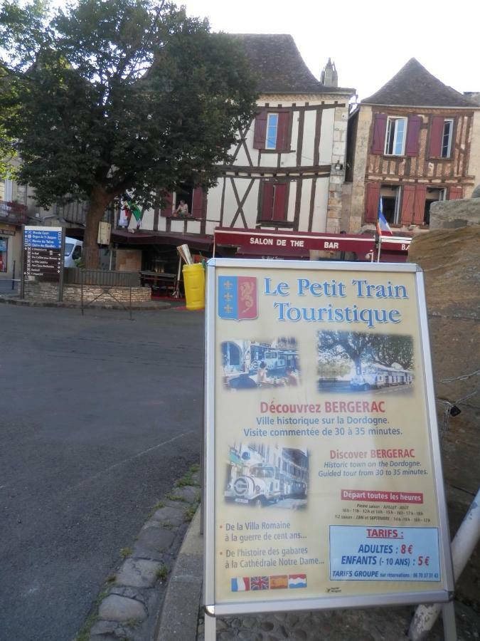Couette Et Cafe Cyrano Apartment Bergerac Exterior foto